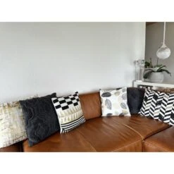 Set Di 2 Cuscini Decorativi Moderni Effetto Crackle Dorato 45 X 45 Cm Gardenia -Vendite ATMOSPHERA || None || Maxwell & Williams 24750997 4