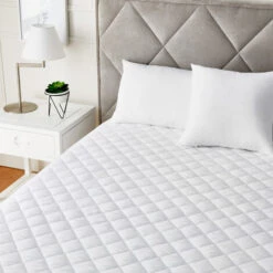 Pikolin Home Protezione Per Materasso Imbottita In Microfibra Ipoallergenica 80x200cm , Cama De 80 , Bianco 9 Pikolin Home Protezione Per Materasso Imbottita In Microfibra Ipoallergenica 80x200cm , Cama De 80 , Bianco -Vendite ATMOSPHERA || None || Maxwell & Williams 72217239 3