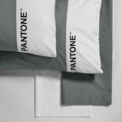 Pantone™ - Completo Letto Matrimoniale Cotone 2 Piazze, Con Lenzuola 240x280 + Federe Cuscini 50x80 + Lenzuolo Sotto Con Angoli Matrimoniale 180x200, Per Materasso Fino A 25h, Grigio/Bianco